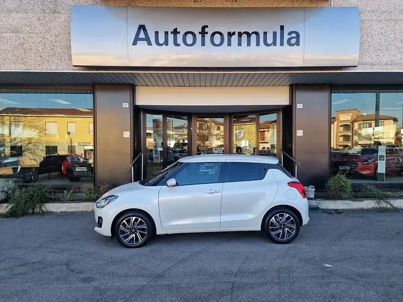 Usata Suzuki Swift 83 CV (61 kW) 2023 Other Utilitaria