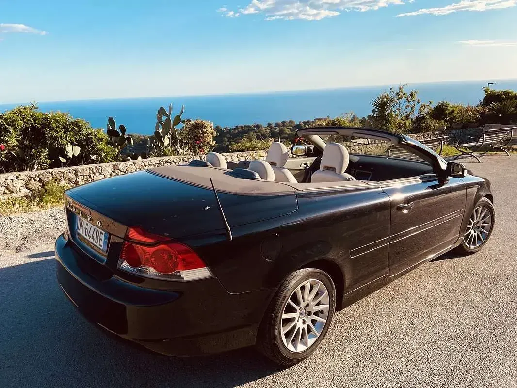 Usata Volvo C70 Momentum 136 CV (100 kW) 2008 Cabrio