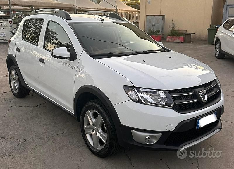 Usata Dacia Sandero Prestige 90 CV (66 kW) 2014 Bianco Berlina