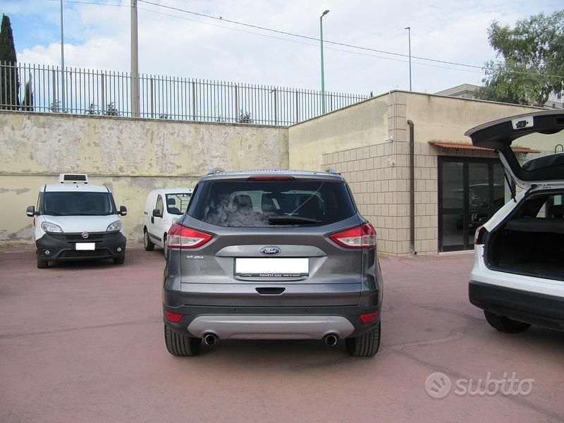 Usata Ford Kuga Titanium 140 CV (102 kW) 2014 Grigio SUV