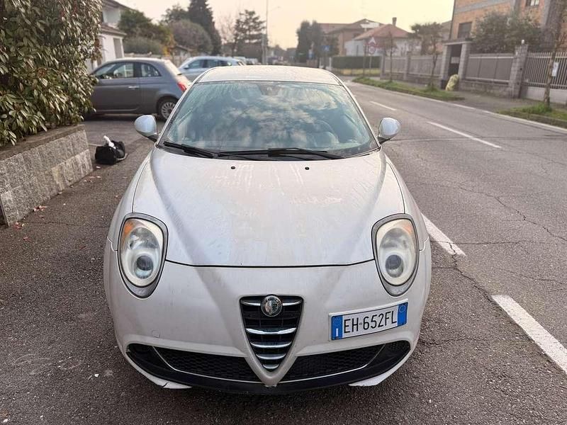 Usata Alfa Romeo MiTo Distinctive 105 CV (77 kW) 2011 Bianco Utilitaria