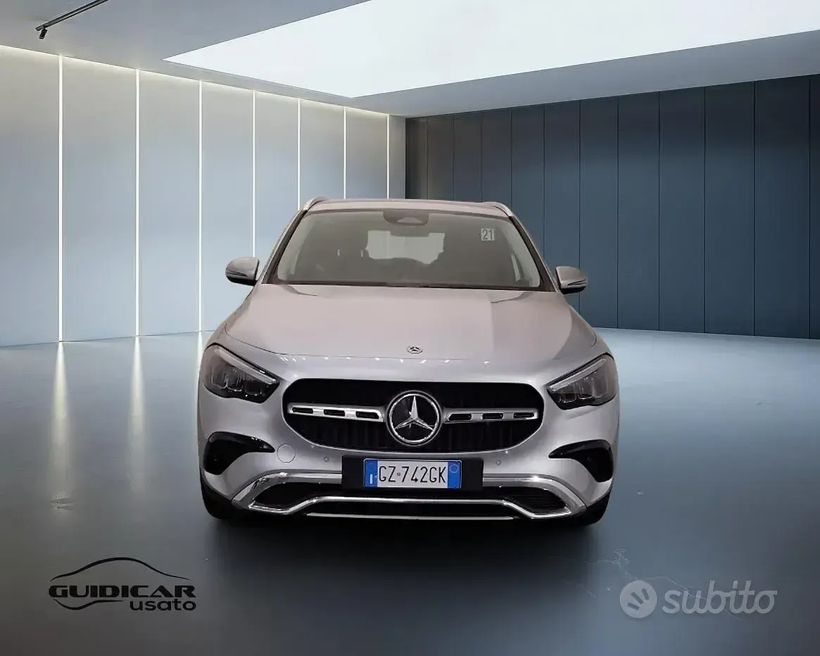 Usata Mercedes GLA180 Advanced 116 CV (85 kW) 2025 Argento SUV