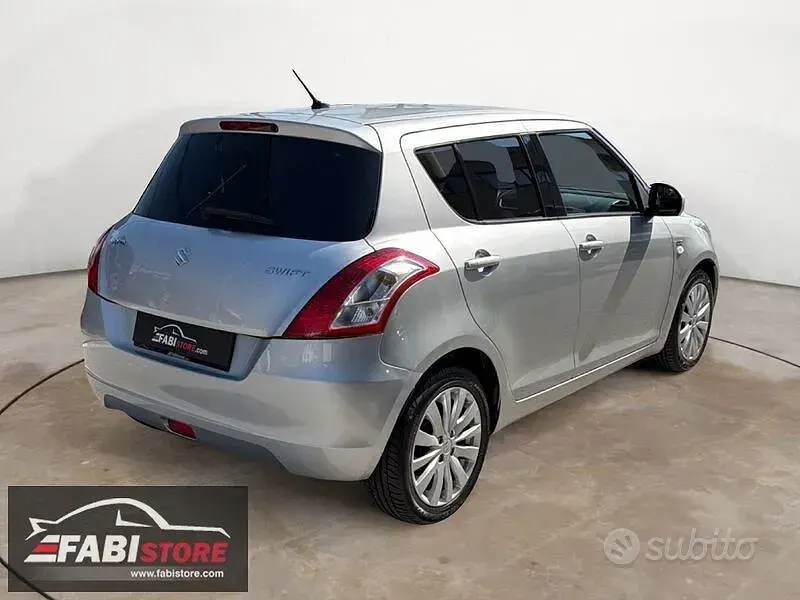 Usata Suzuki Swift 75 CV (55 kW) 2013 Grigio Utilitaria