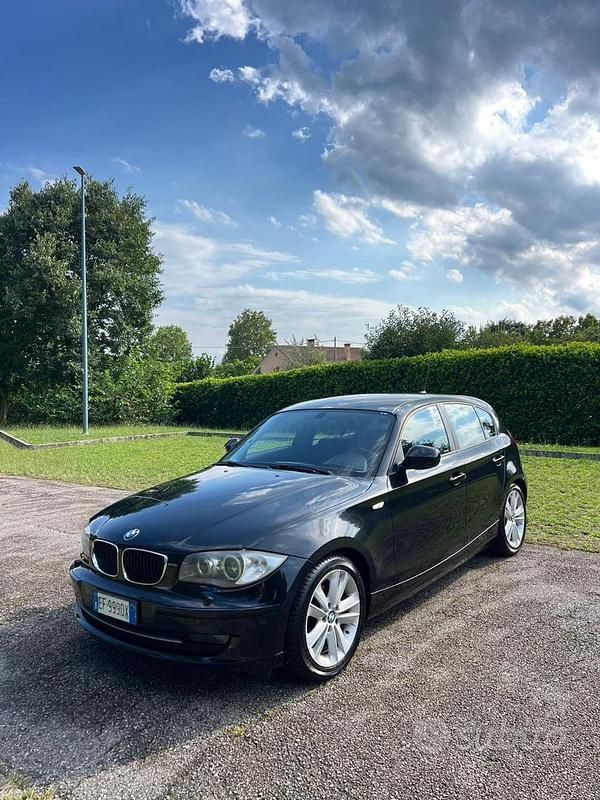 Usata BMW 116 116 CV (85 kW) 2010 Nero Utilitaria