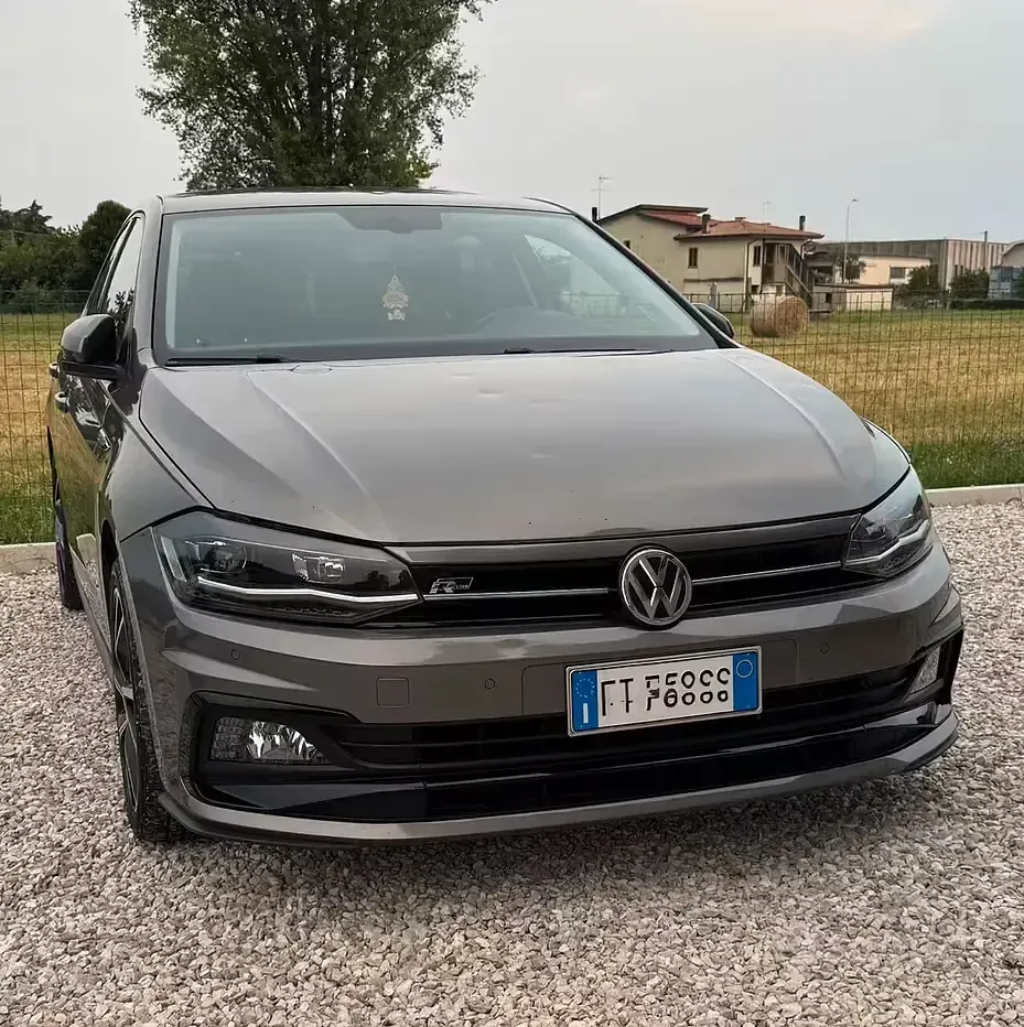 Usata VW Polo 95 CV (69 kW) 2018 Grigio Utilitaria