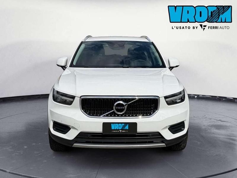 Usata Volvo XC40 Momentum 197 CV (144 kW) 2022 Bianco SUV