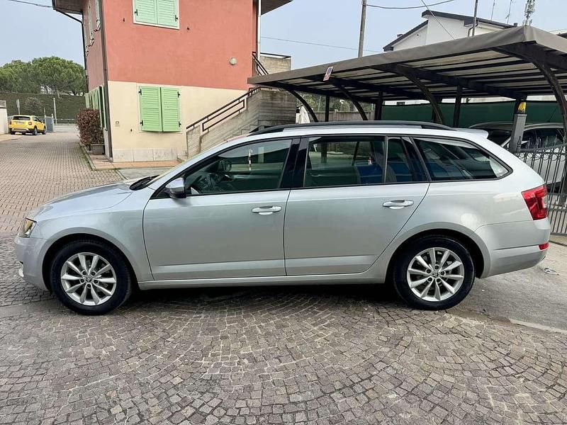 Usata Skoda Octavia 110 CV (80 kW) 2017 Argento Station wagon