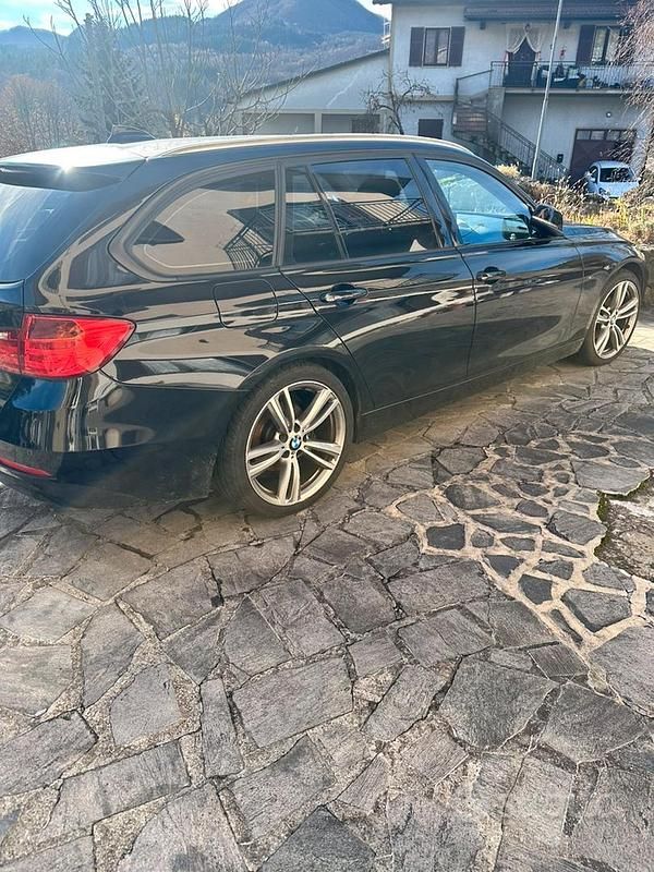 Usata BMW 320 Sport Line 2014 Nero Station wagon