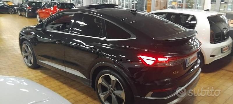Nero mito / metallizzato Usata 2021 Audi Q4 e-tron S-Line SUV | 39.500 € (Buon prezzo) - Immagine 1/4