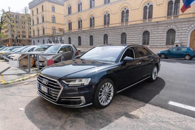 Blu/azzurro Usata 2020 Audi A8 Ambiente Tre volumi | 54.000 € (Molto cara) - Immagine 1/4