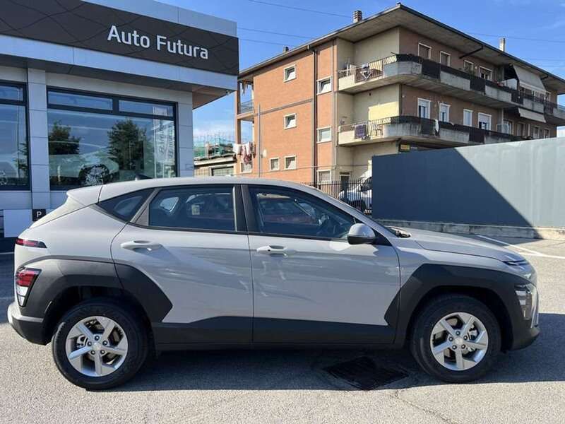 Usata Hyundai Kona 99 CV (72 kW) 2024 Grigio SUV