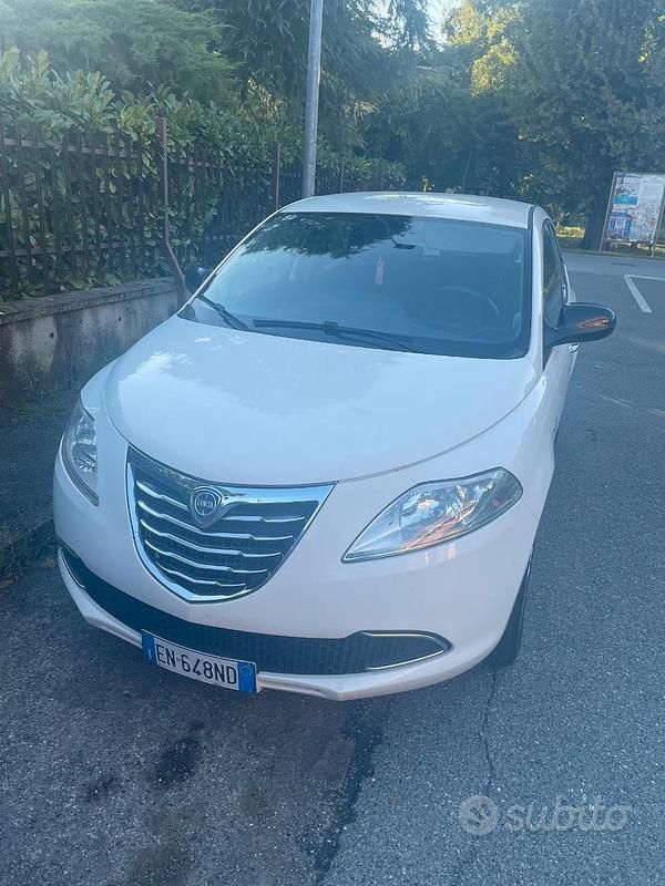 Usata Lancia Ypsilon 2012 Bianco Utilitaria