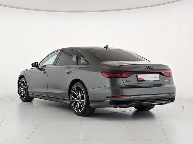 Usata Audi A8 Ambiente 286 CV (210 kW) 2024 Grigio daytona perla Berlina