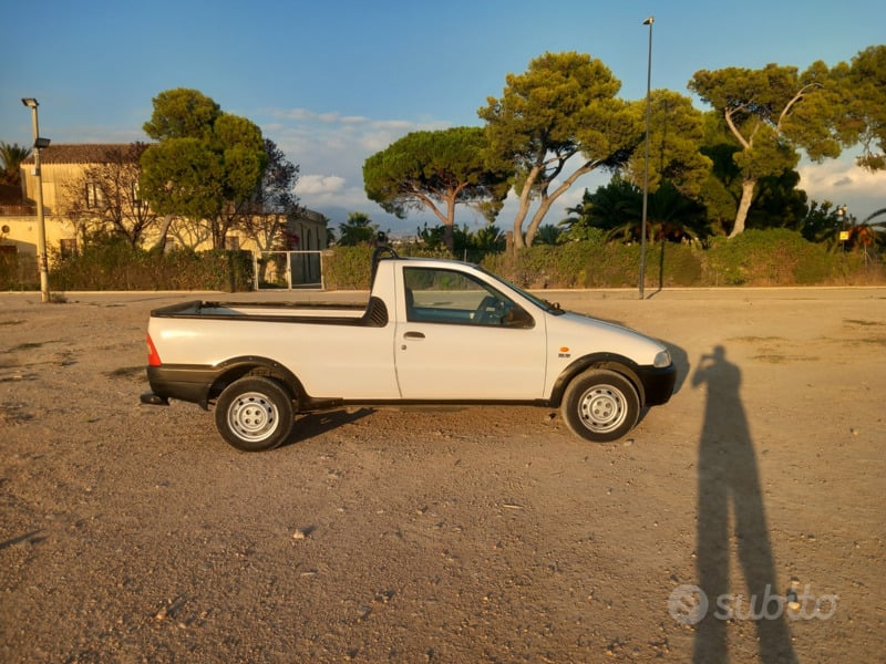 Usato 2000 Fiat Strada Diesel (6.900 €)