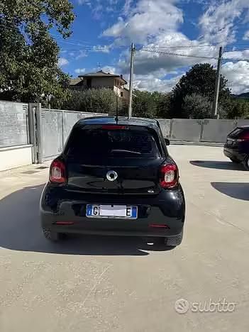 Usata Smart ForFour 71 CV (52 kW) 2015 Nero Utilitaria