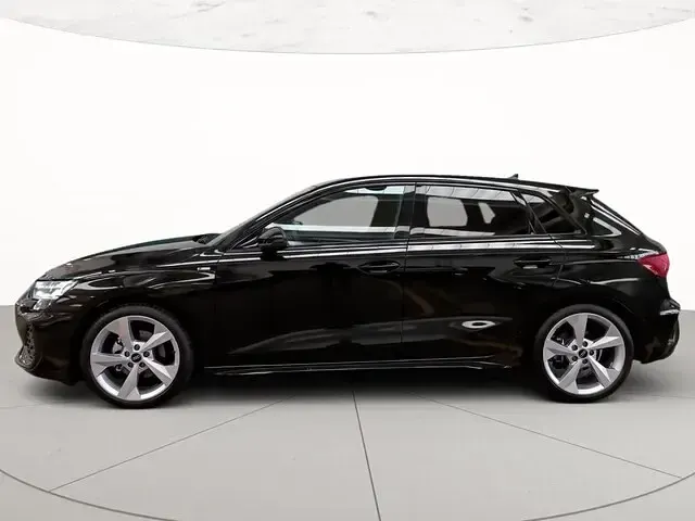 Usata Audi A3 S-Line 150 CV (110 kW) 2025 Nero mito metallizzato Berlina