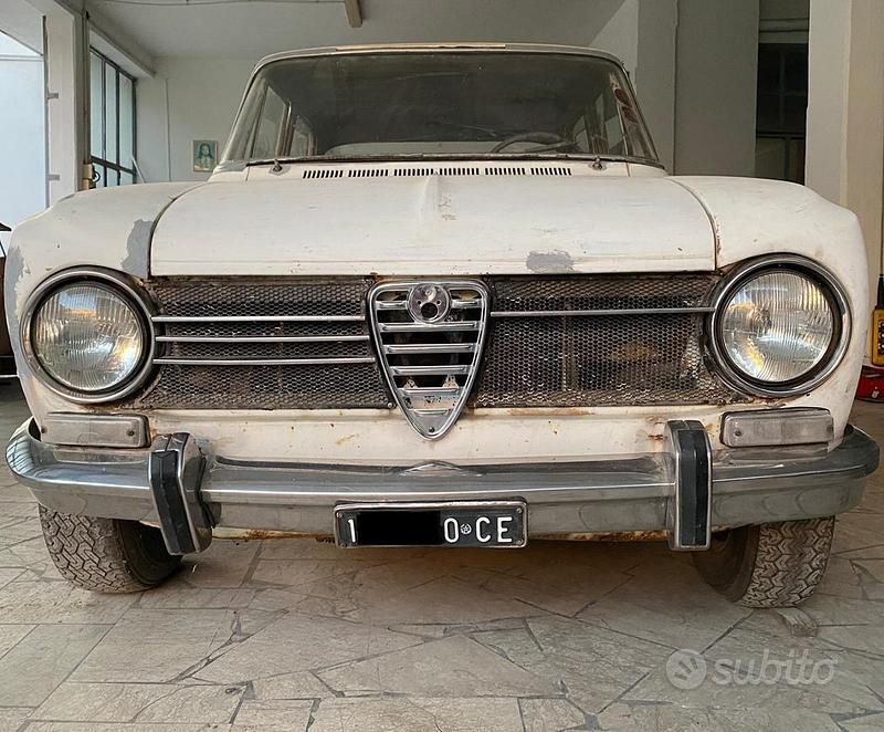Bianco Usata 1970 Alfa Romeo Giulia Super Tre volumi | 3500 € - Immagine 1/4