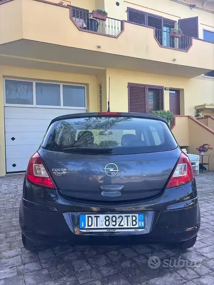 Usata Opel Corsa 80 CV (58 kW) 2009 Nero Utilitaria