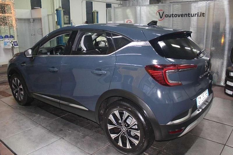 Usata Renault Captur 101 CV (74 kW) 2023 Grigio SUV