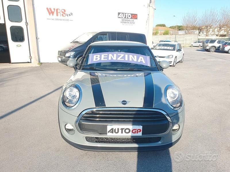 Usata Mini Cooper 102 CV (75 kW) 2018 Grigio Utilitaria