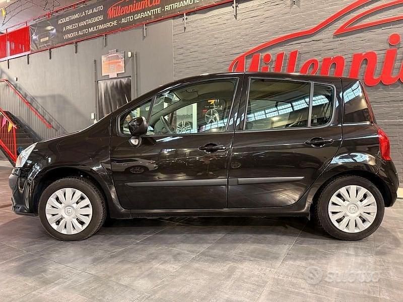 Usata Renault Modus 75 CV (55 kW) 2013 Nero Monovolume