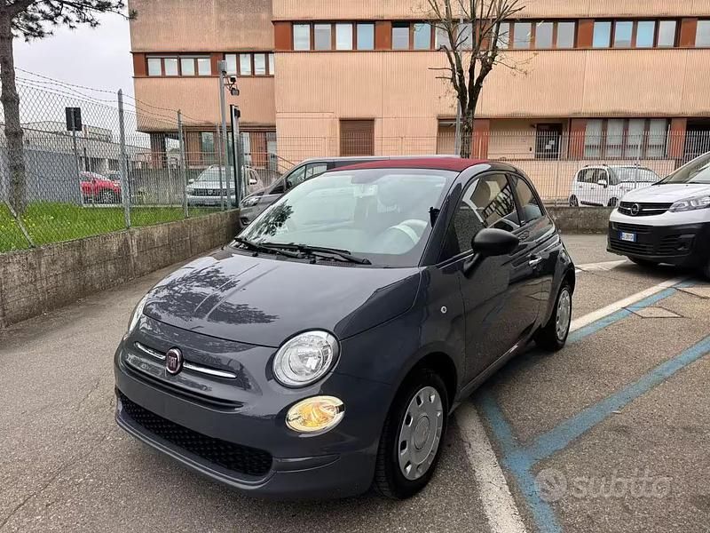 Usata Fiat 500C Club 69 CV (50 kW) 2022 Grigio pastello Cabrio