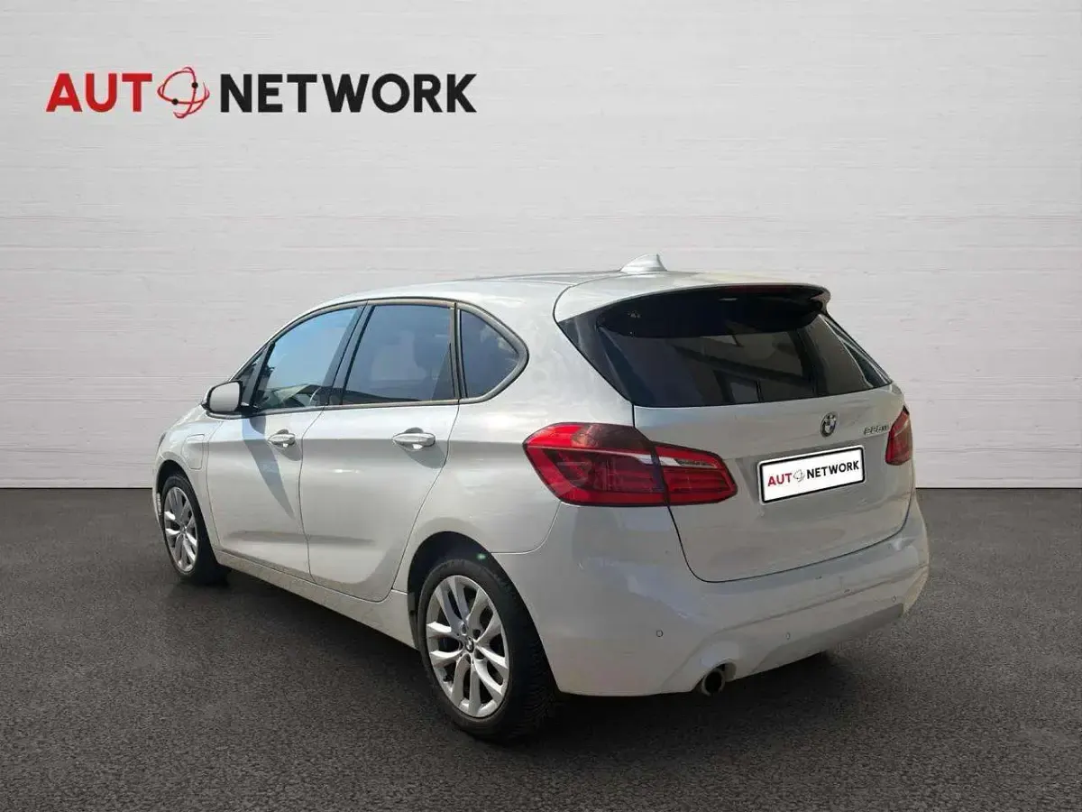 Usata BMW 225 Active Tourer iPerformance 125 CV (91 kW) 2021 Bianco Monovolume