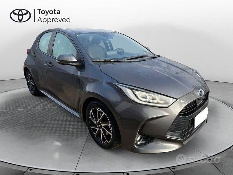Usata Toyota Yaris Hybrid Trend 2022 Grigio Berlina