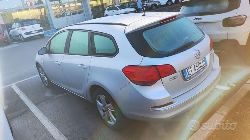 Gebraucht Opel Astra 110 PS (80 kW) 2013 Grau Kombi