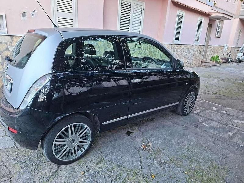 Usata Lancia Ypsilon 77 CV (56 kW) 2010 Utilitaria