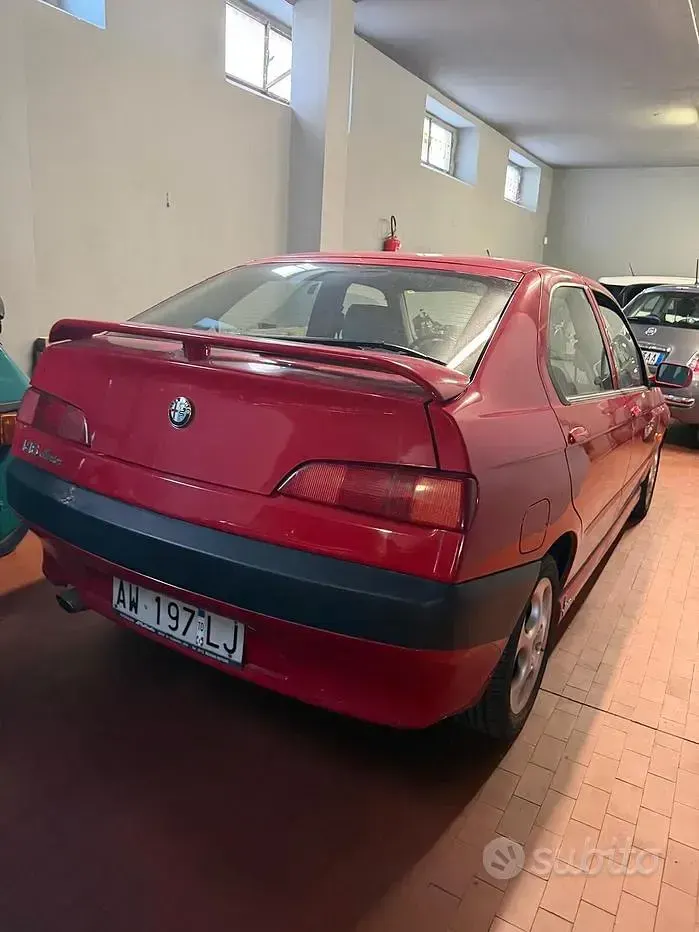 Usata Alfa Romeo 146 103 CV (75 kW) 1998 Rosso Utilitaria
