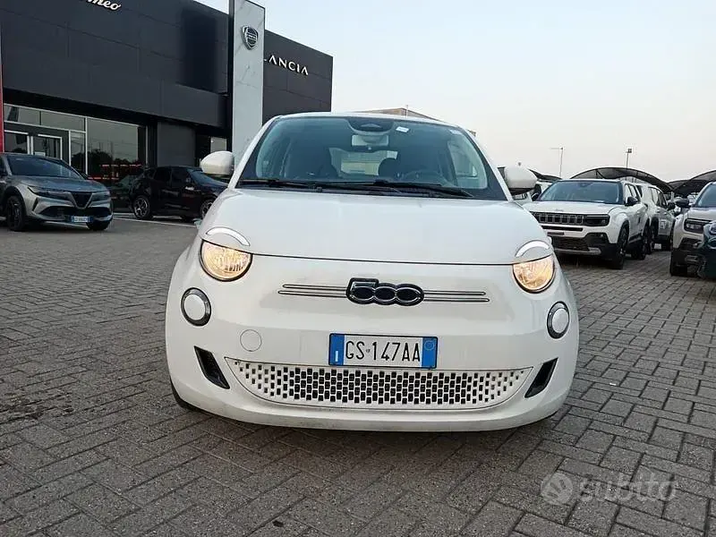 Usata Fiat 500e 86 kW (118 CV) 2023 Bianco Berlina