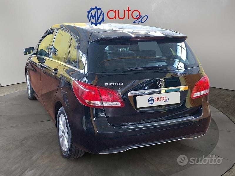 Usata Mercedes B200 Premium 136 CV (100 kW) 2019 Nero Monovolume