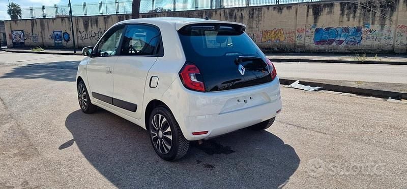 Usata Renault Twingo Intens 65 CV (47 kW) 2021 Bianco Utilitaria
