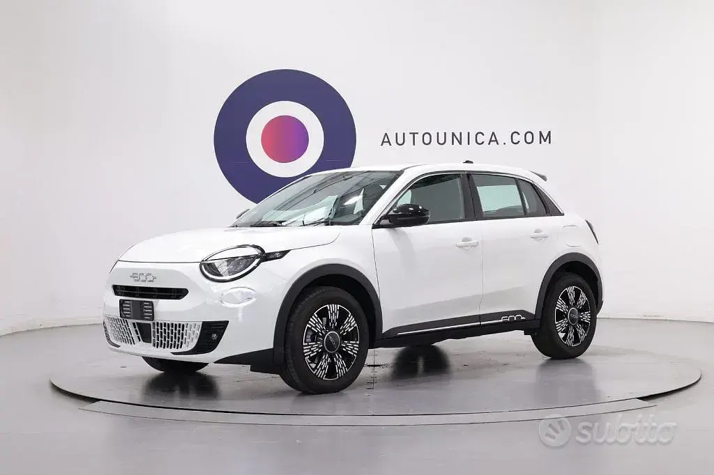 Usata Fiat 600 101 CV (74 kW) 2025 Bianco SUV