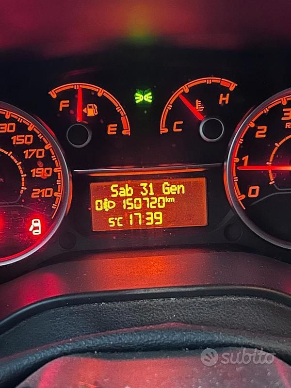 Usata Fiat Doblò 105 CV (77 kW) 2015 Bianco Monovolume