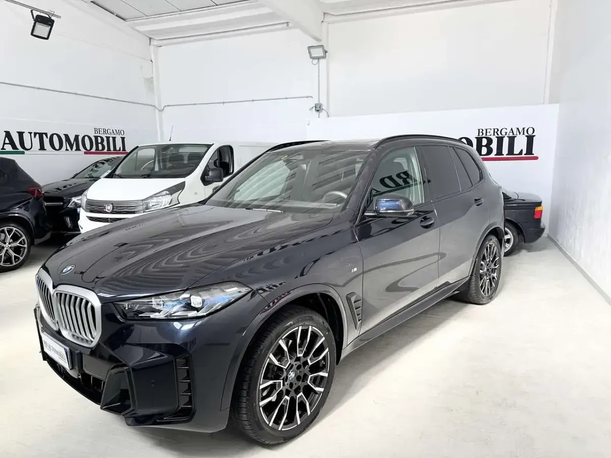 Nuova BMW X5 M Sport 298 CV (219 kW) 2026 Carbon black metallic SUV