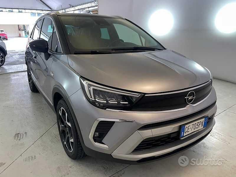 Usata Opel Crossland Ultimate 120 CV (88 kW) 2021 Grigio aluminio SUV