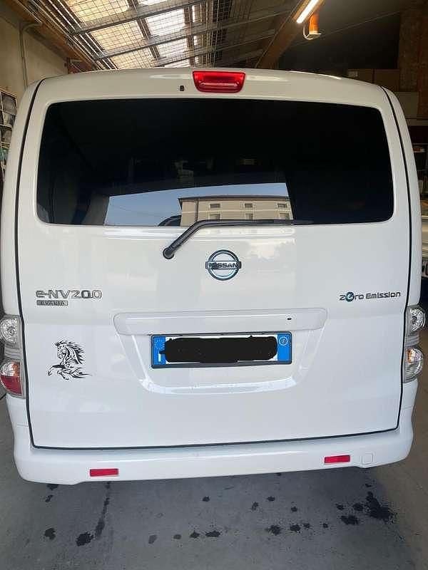 Usata Nissan e-NV200 80 kW (109 CV) 2021 Bianco Monovolume