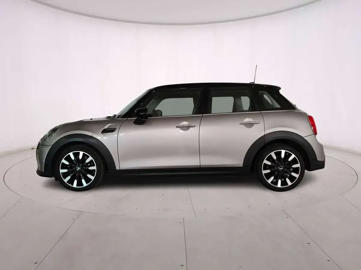 Usata Mini Cooper Essential 136 CV (100 kW) 2022 Melting silver iii Utilitaria