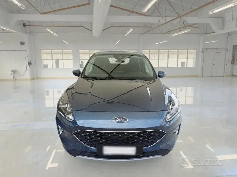 Usata Ford Kuga 120 CV (88 kW) 2022 Blu SUV