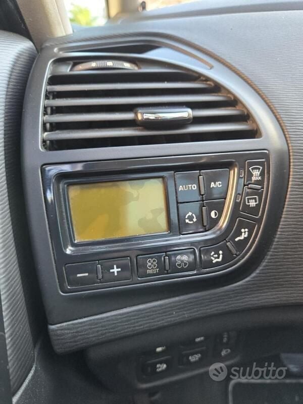 Usata Citroën C4 Exclusive 150 CV (110 kW) 2014 Blu Berlina