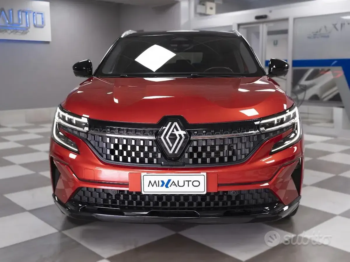 Usata Renault Austral Iconic 131 CV (96 kW) 2023 Rosso SUV