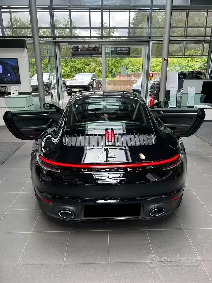 Usata Porsche 911 Carrera 385 CV (283 kW) 2022 Nero Coupé