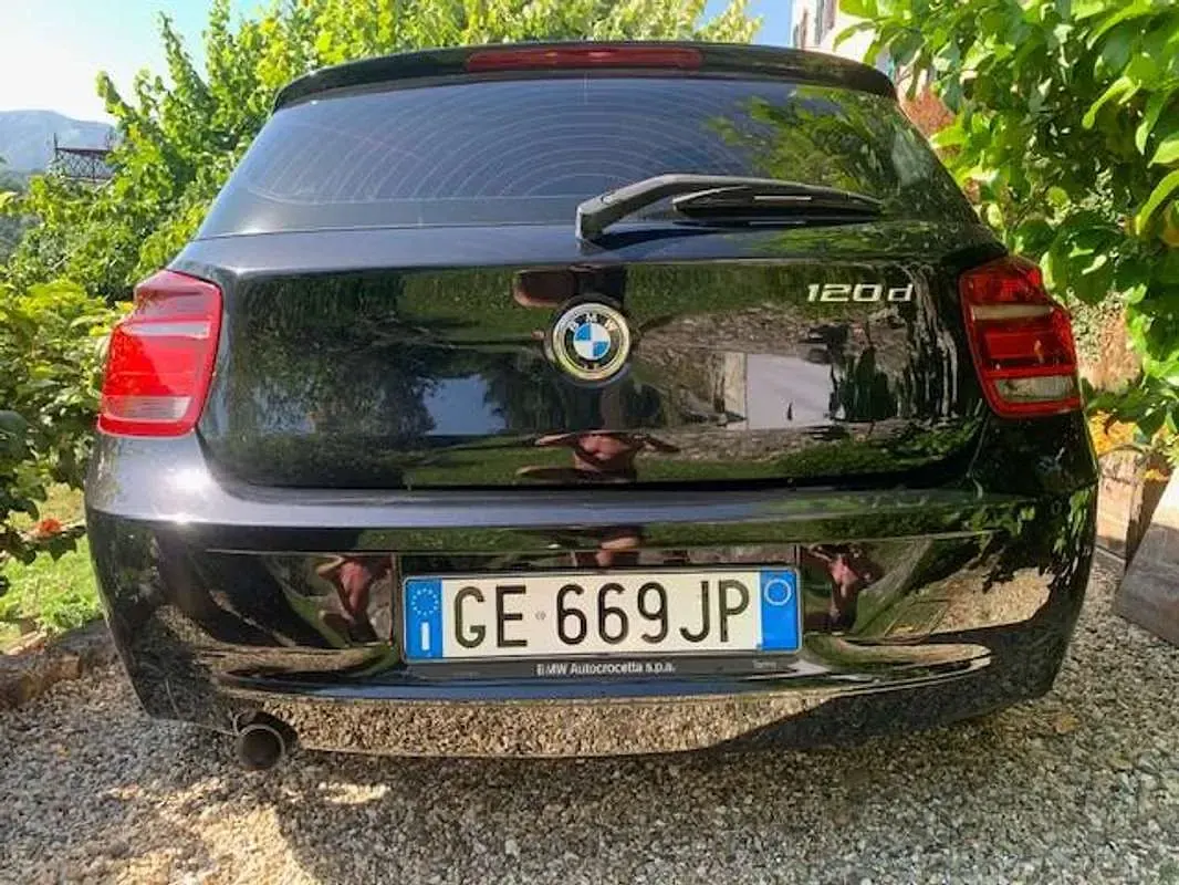 Usata BMW 120 Sport Line 184 CV (135 kW) 2011 Nero Utilitaria