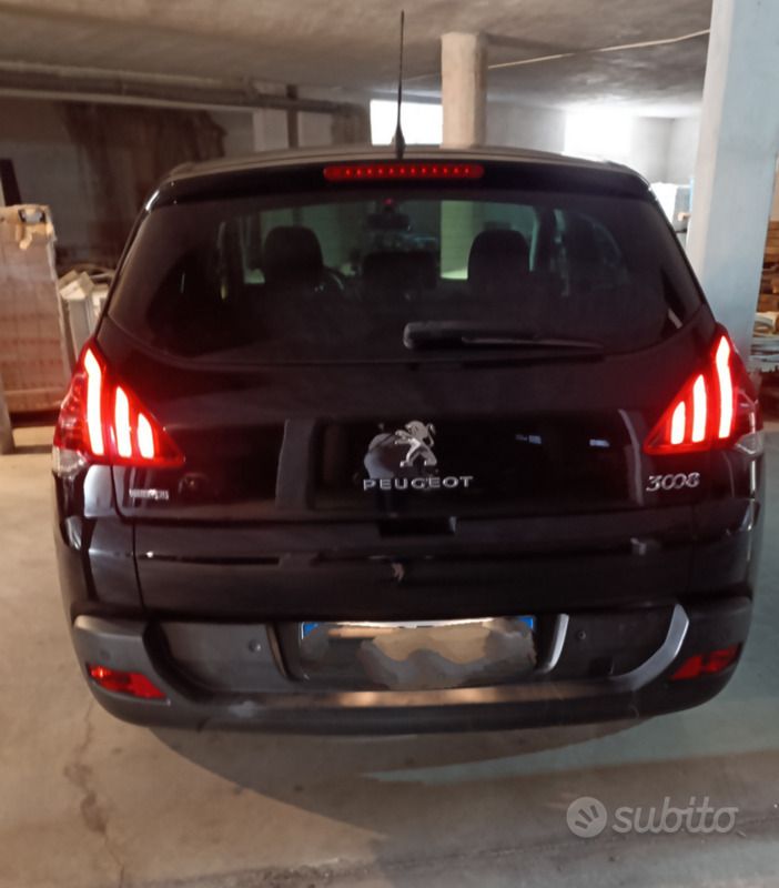 Nero Usata 2016 Peugeot 3008 Monovolume | 9000 € (Ottimo prezzo) - Immagine 1/4
