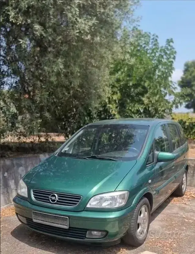 Usata Opel Zafira 82 CV (60 kW) 2000 Verde Monovolume