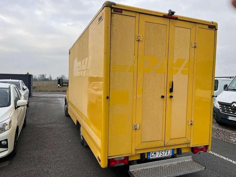 Usata Iveco Daily 106 CV (77 kW) 2012 Giallo Furgone