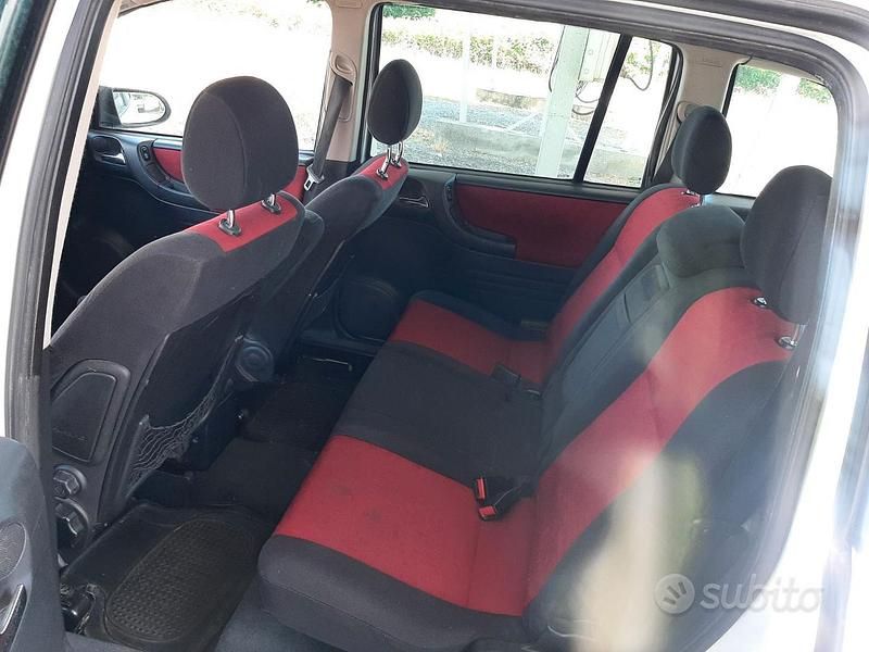 Usata Opel Zafira Elegance 125 CV (91 kW) 2003 Bianco Monovolume