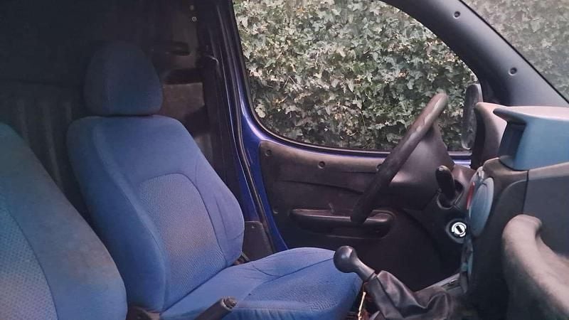 Usata Fiat Doblò 106 CV (77 kW) 2004 Blu/azzurro Monovolume